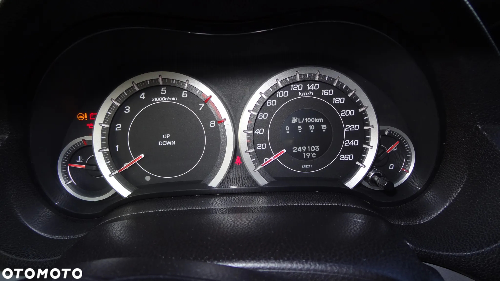 Honda Accord 2.0 Executive - 11