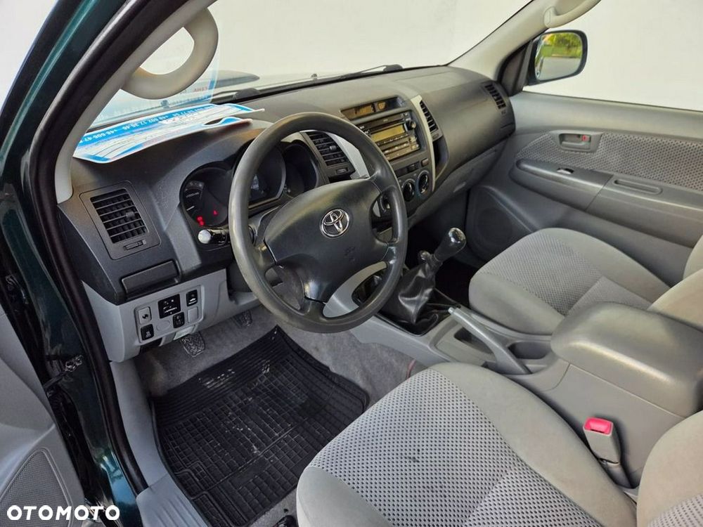 Toyota Hilux - 7