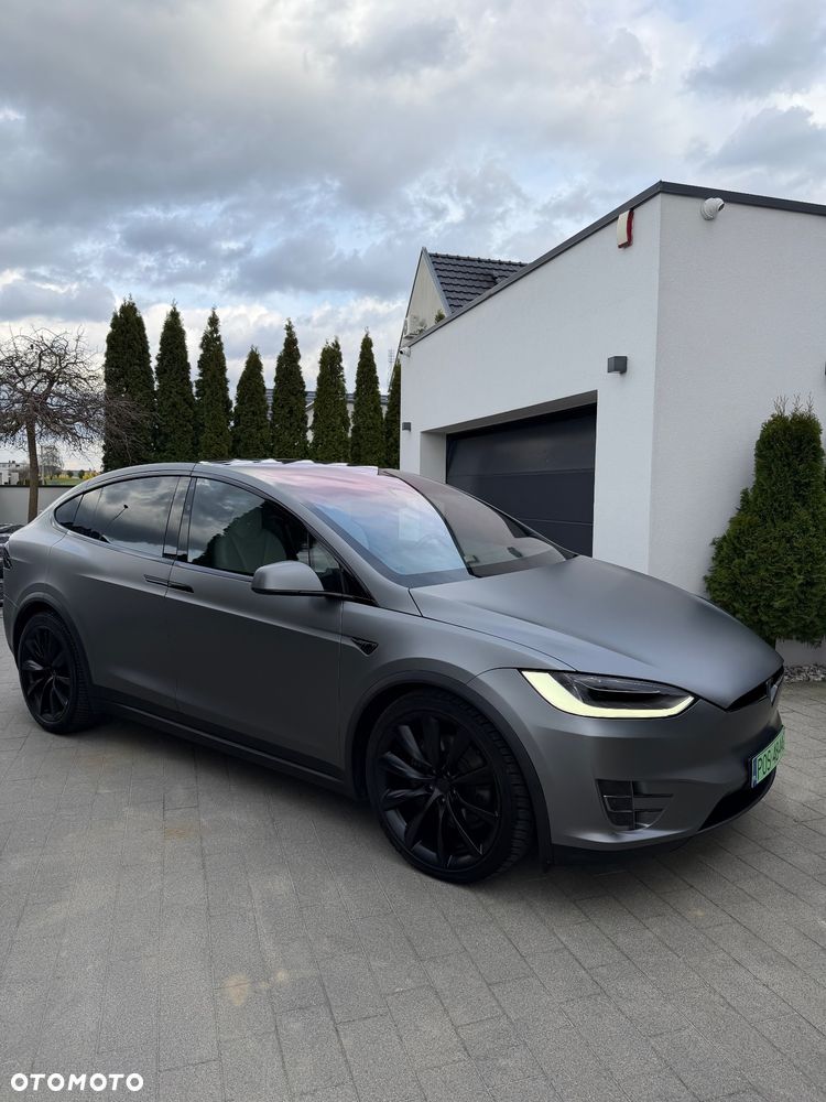 Tesla Model X - 2