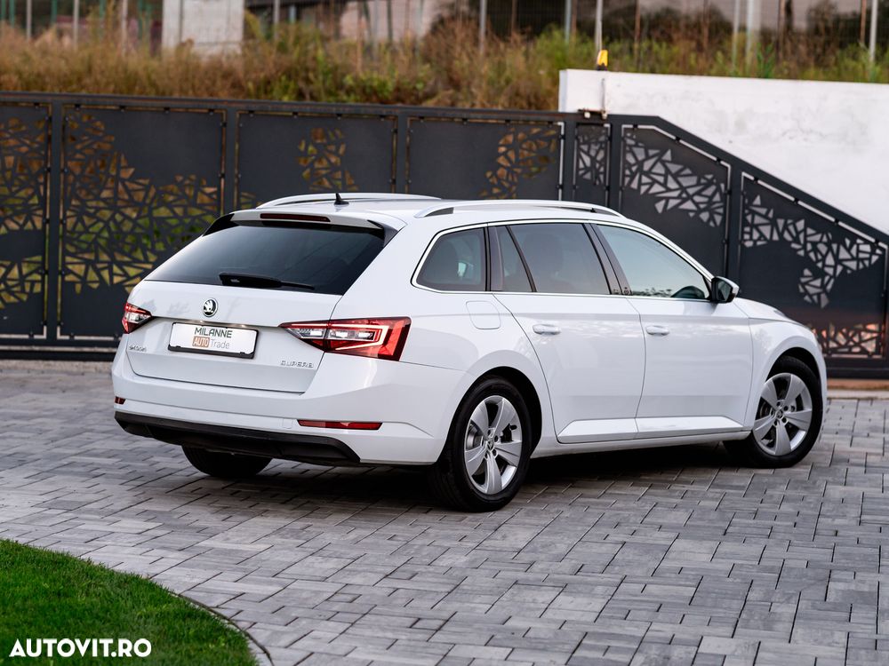 Skoda Superb 2.0 TDI DSG Ambition - 23