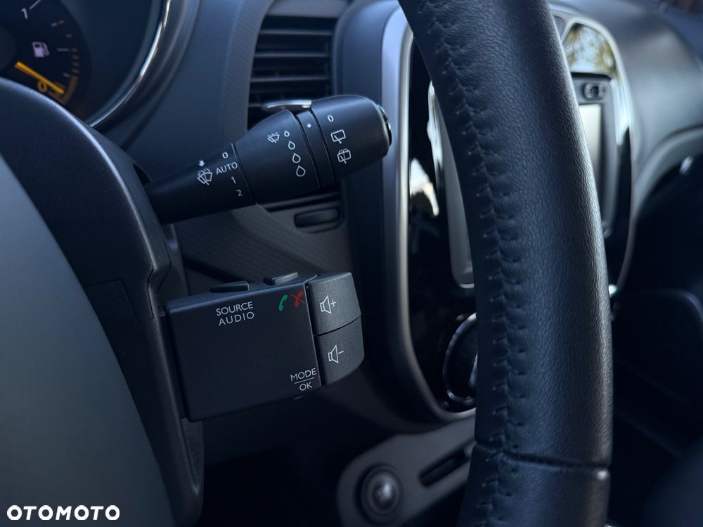 Renault Captur 1.2 Energy TCe Night&Day EDC - 37