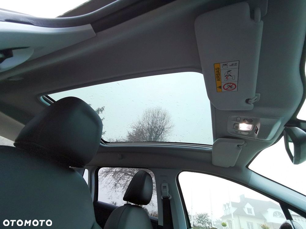 Peugeot 2008 1.5 BlueHDi GT Line S&S - 24