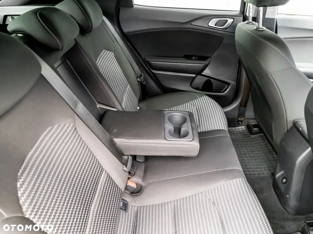 Kia XCeed 1.5 T-GDI M - 23