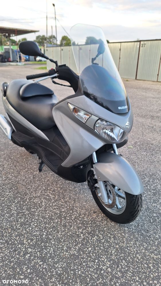 Suzuki Burgman - 18