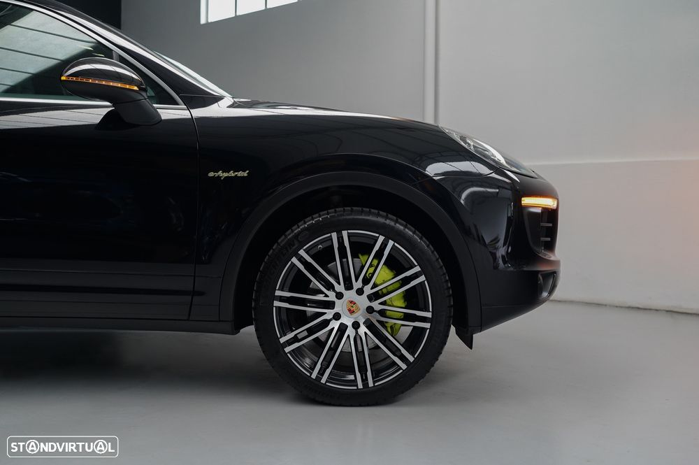 Porsche Cayenne S E-Hybrid - 13