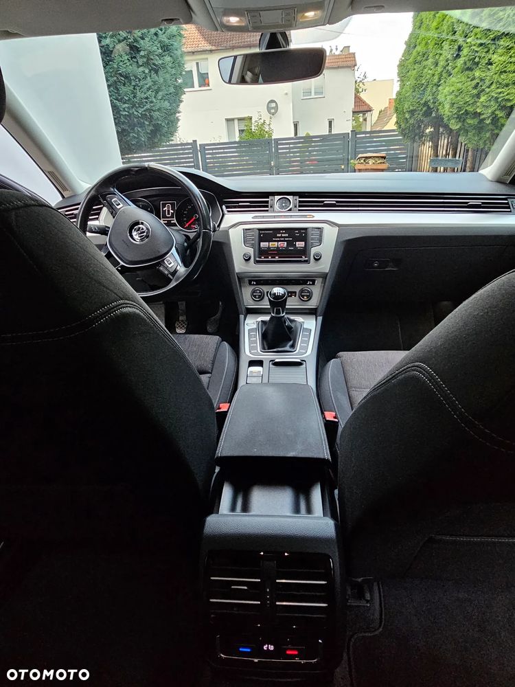 Volkswagen Passat 2.0 TDI (BlueMotion Technology) Comfortline - 12