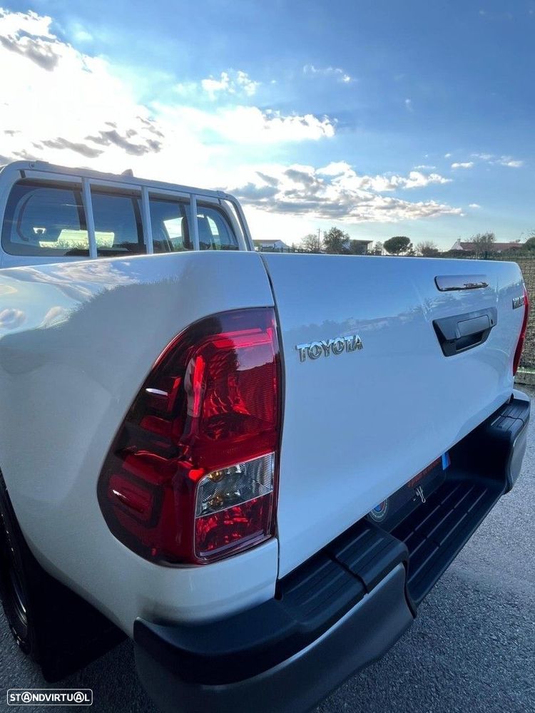 Toyota Hilux 2.4 D-4D 4WD CD CH Aut. - 16
