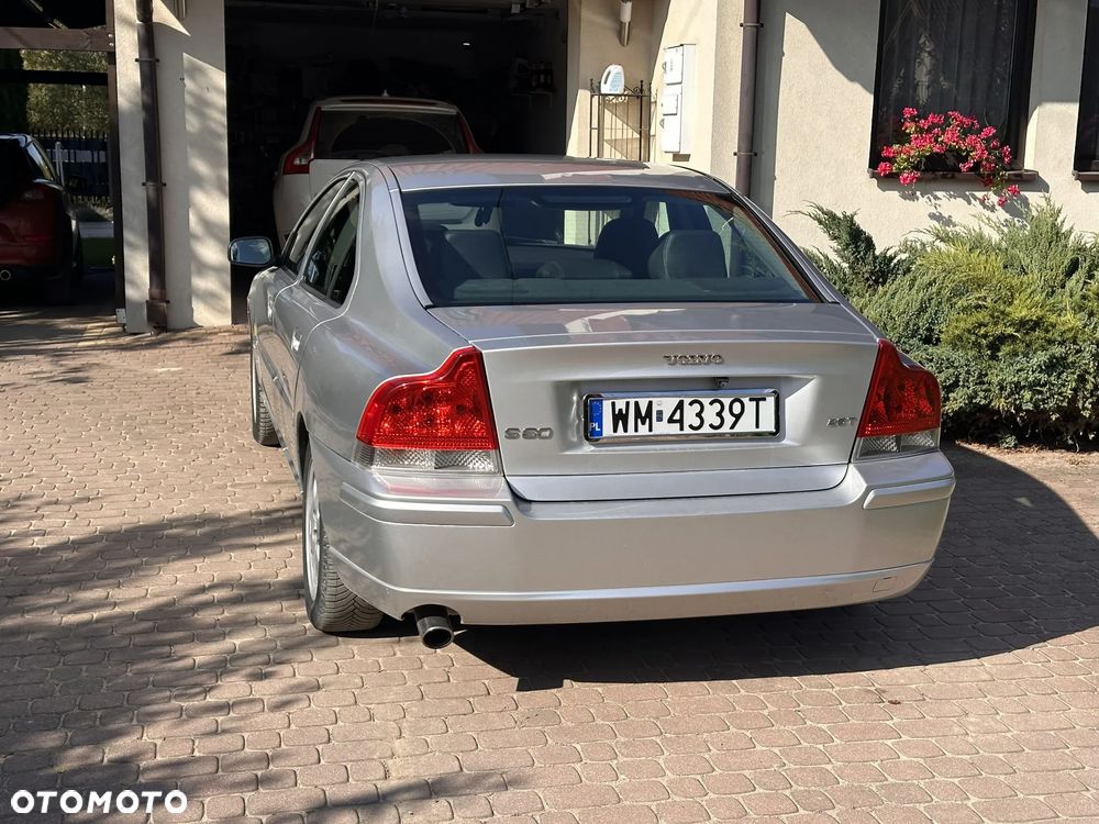 Volvo S60 2.5 T Momentum - 3