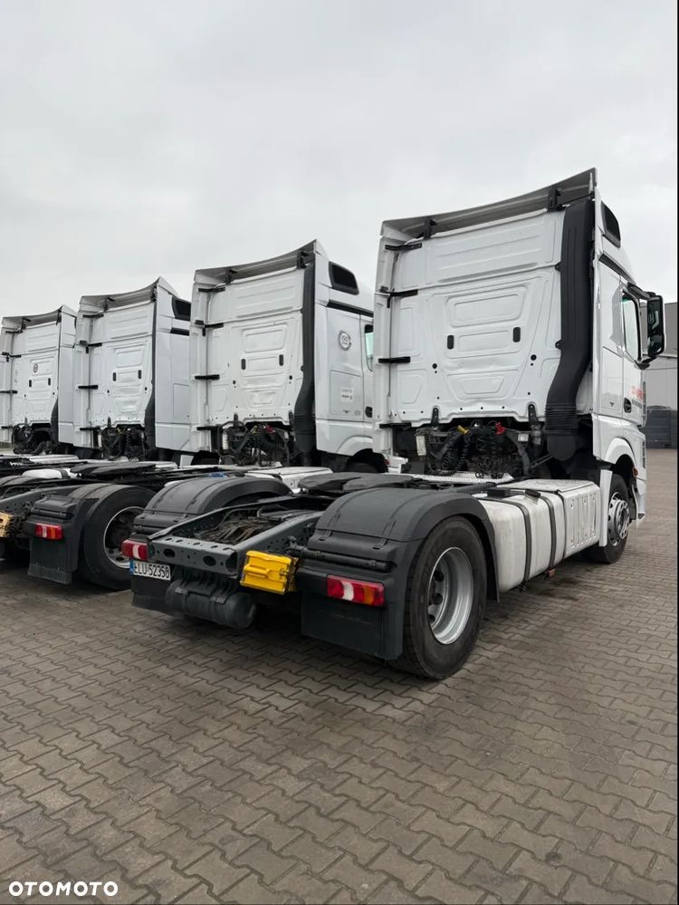 Mercedes-Benz ACTROS - 3