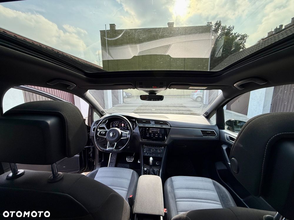 Volkswagen Touran - 22