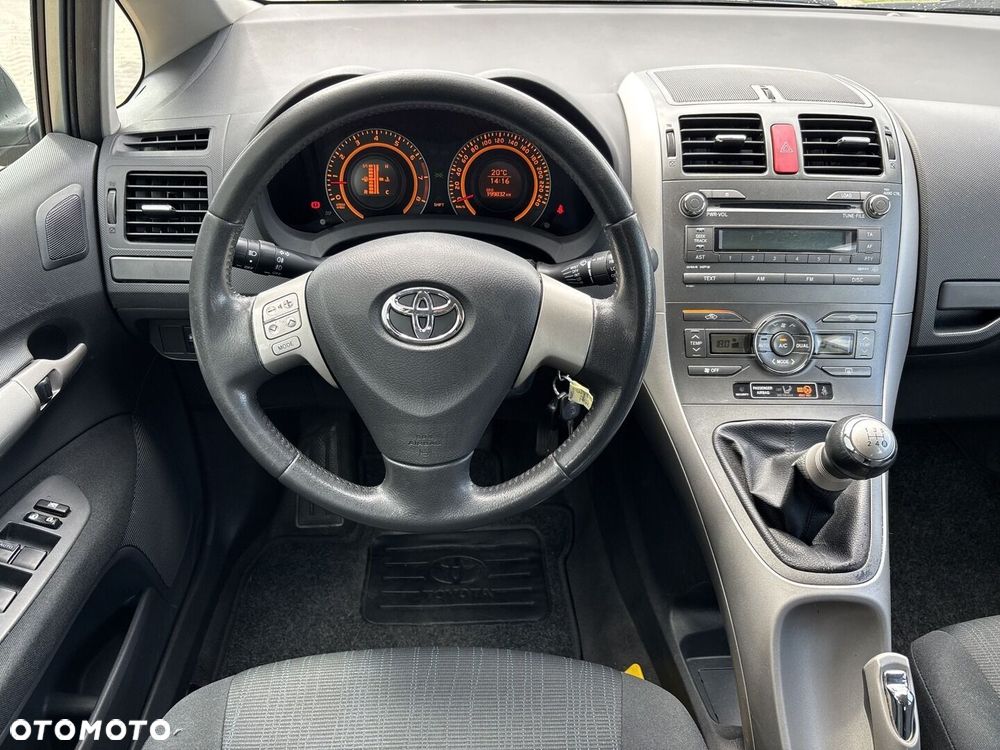 Toyota Auris 1.6 VVT-i Premium - 10