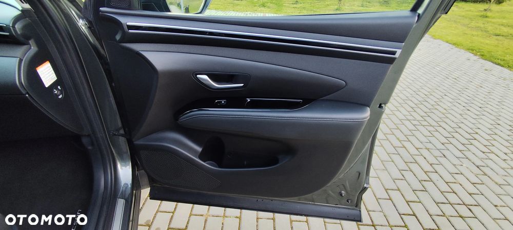 Hyundai Tucson 1.6 T-GDi HEV Executive 2WD - 27