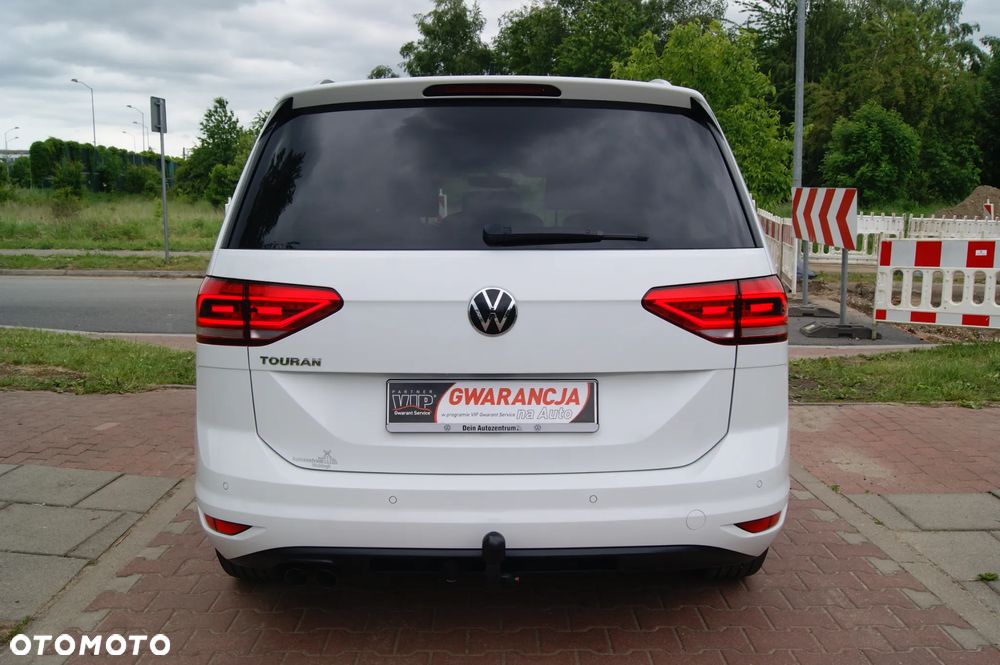 Volkswagen Touran 2.0 TDI SCR DSG ACTIVE - 6