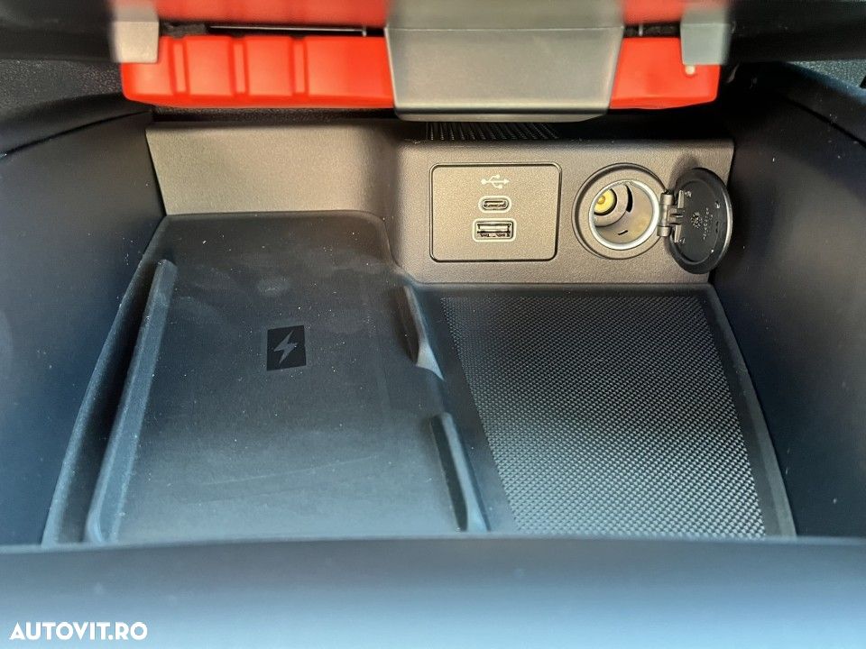 Ford Kuga - 31