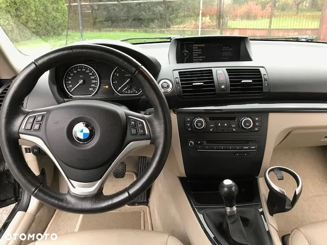 BMW Seria 1 130i - 4