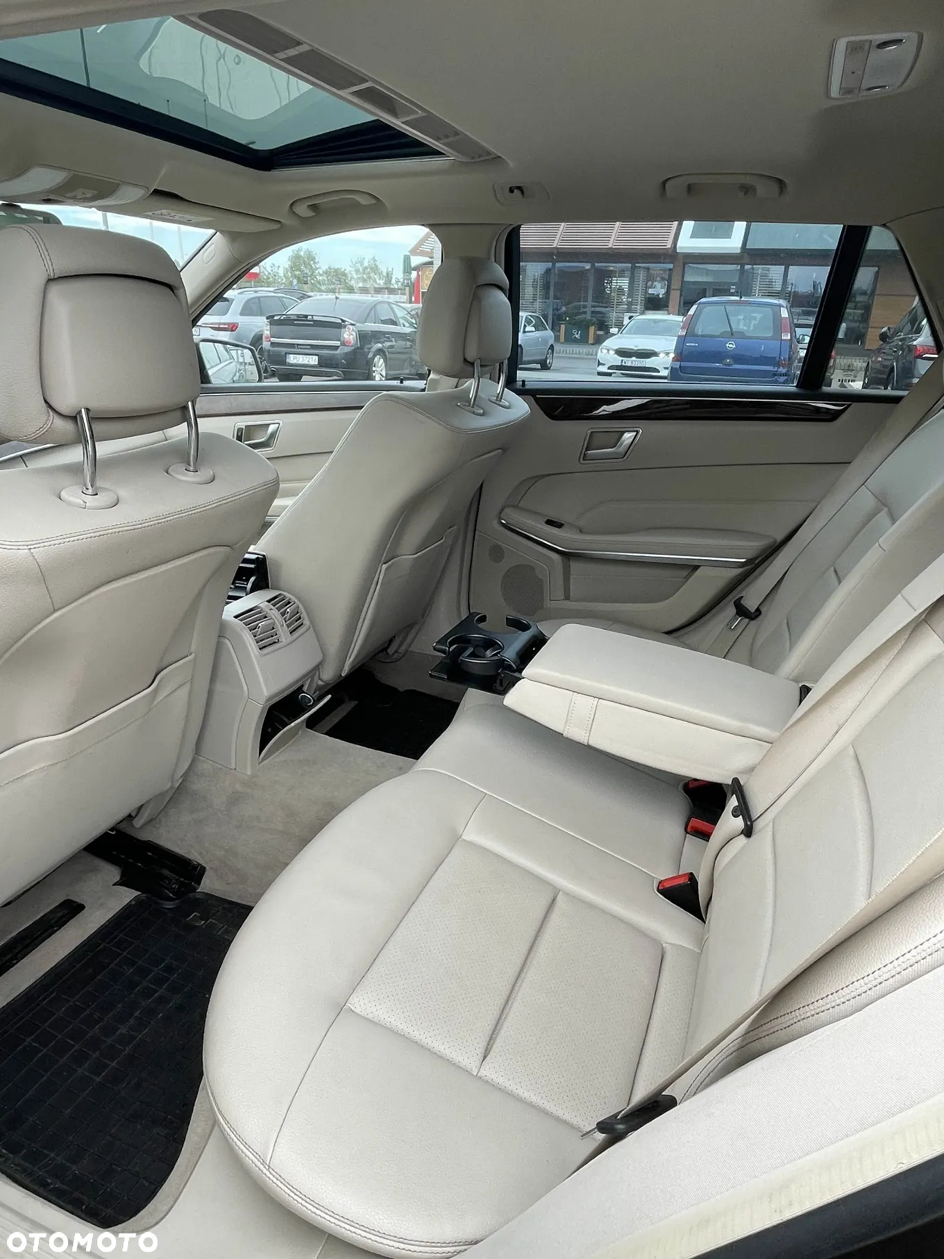 Mercedes-Benz Klasa E 220 T BlueTEC BlueEFFICIENCY Edition 9G-TRONIC Edition - 19