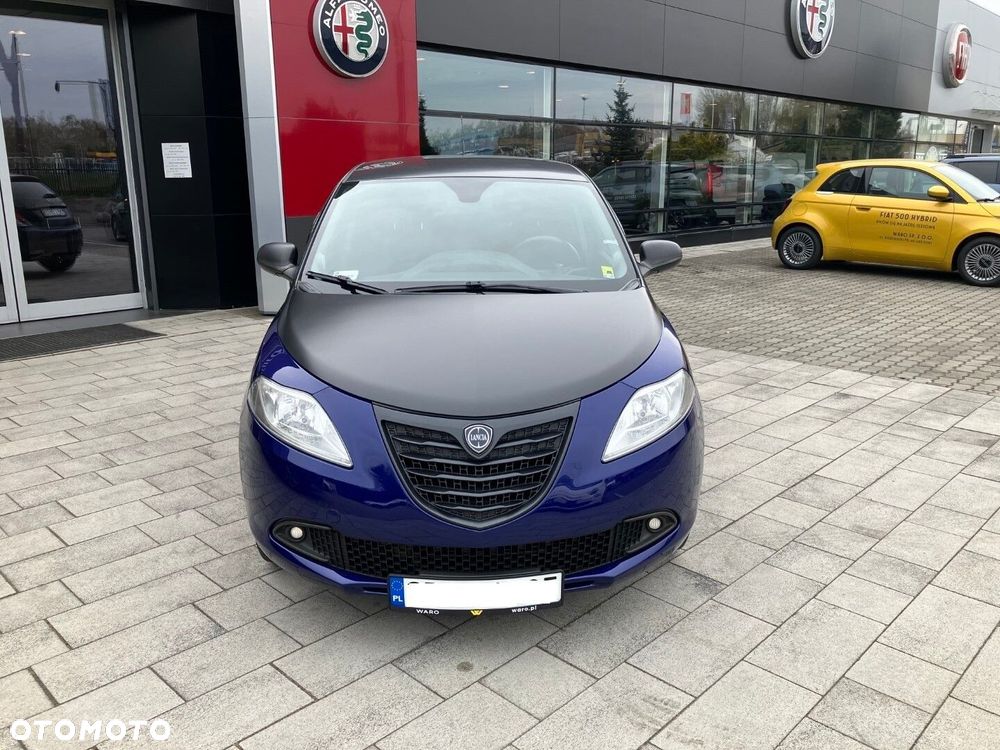 Lancia Ypsilon 1.2 8V Momo S&S - 2