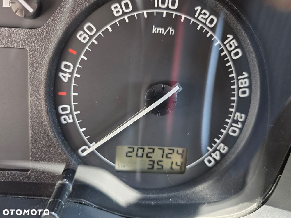 Skoda Octavia 1.6 Tour - 5