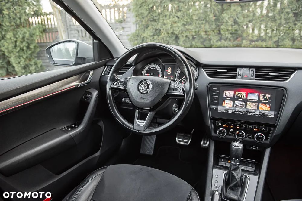 Skoda Octavia Scout 2.0 TDI 4x4 DSG - 30