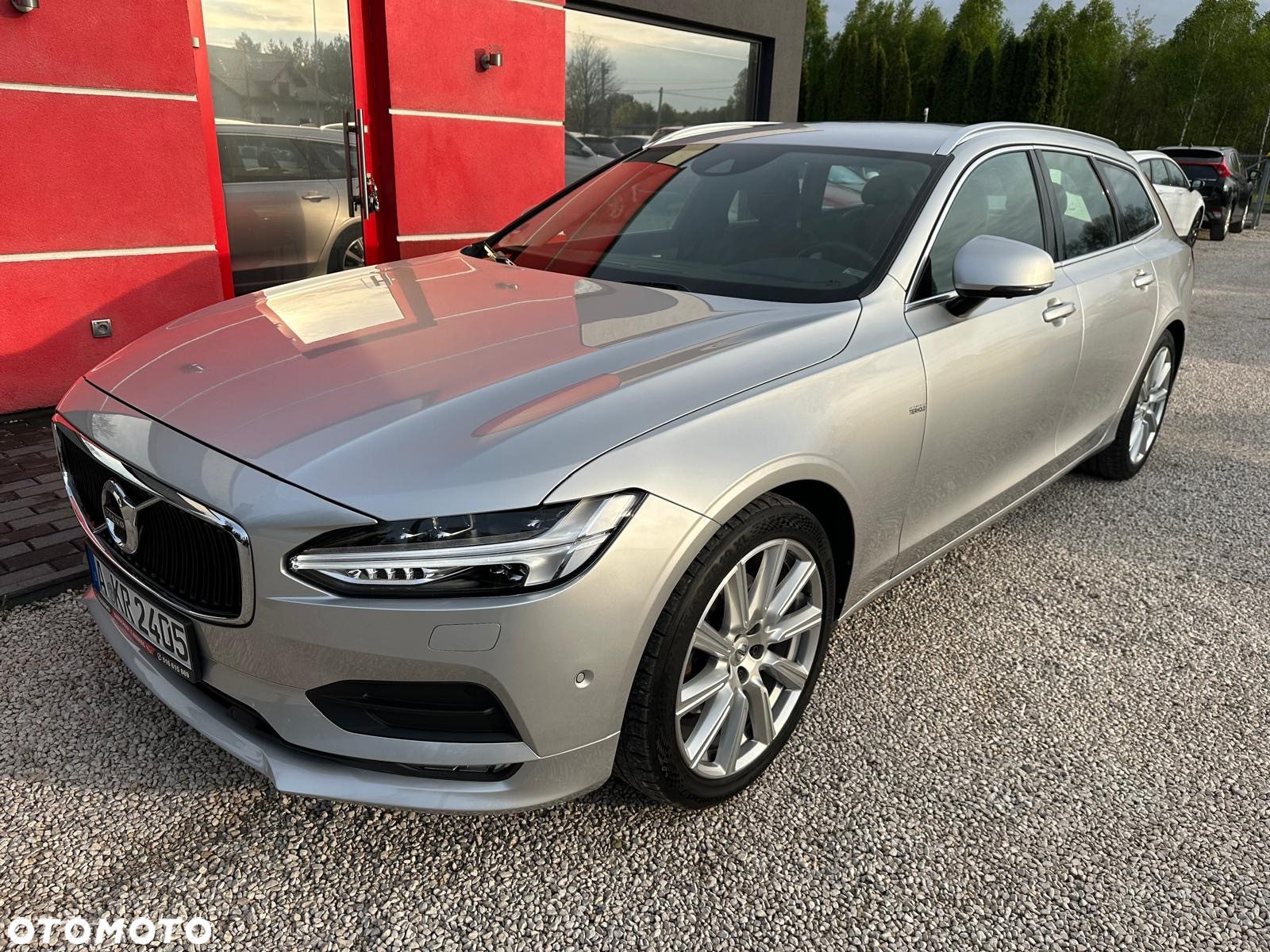 Volvo V90 D4 Momentum - 4