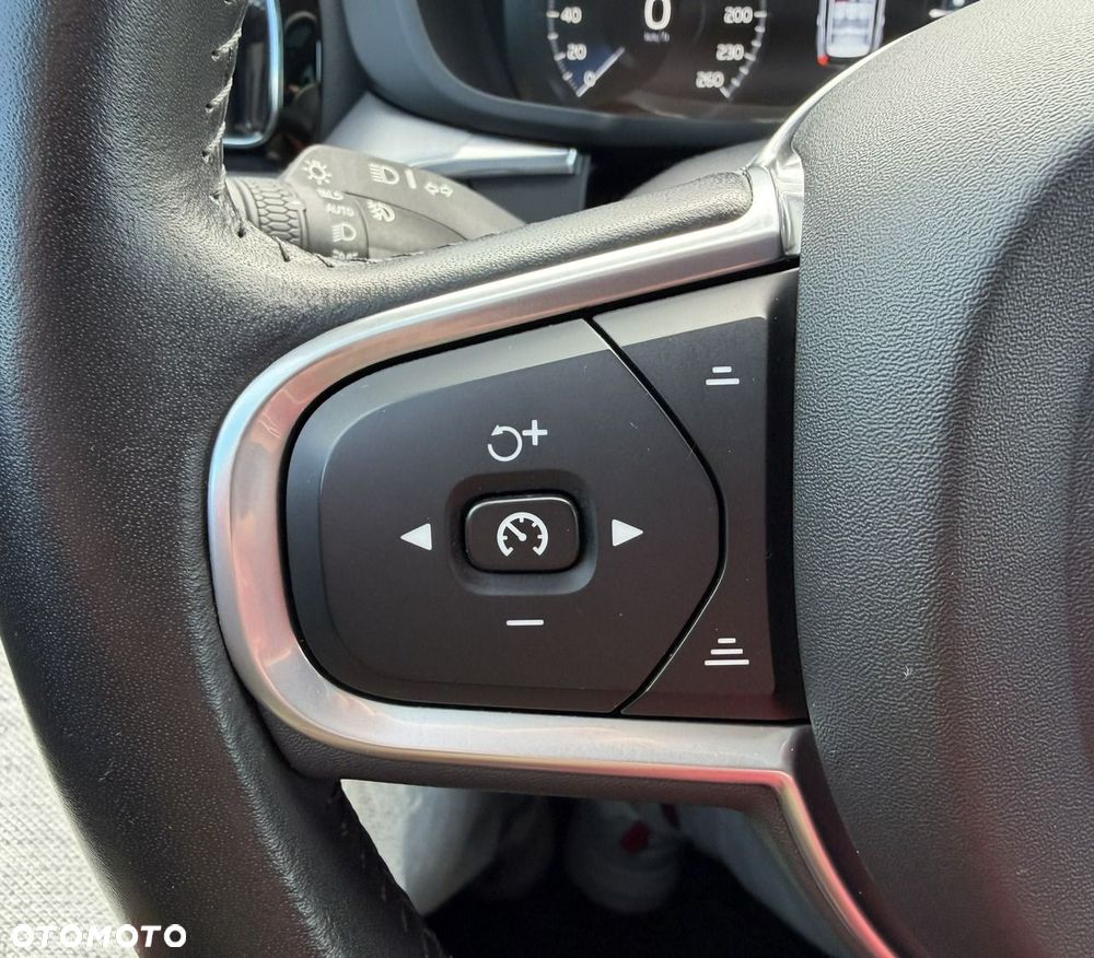 Volvo XC 60 T6 AWD Recharge Geartronic Inscription - 33