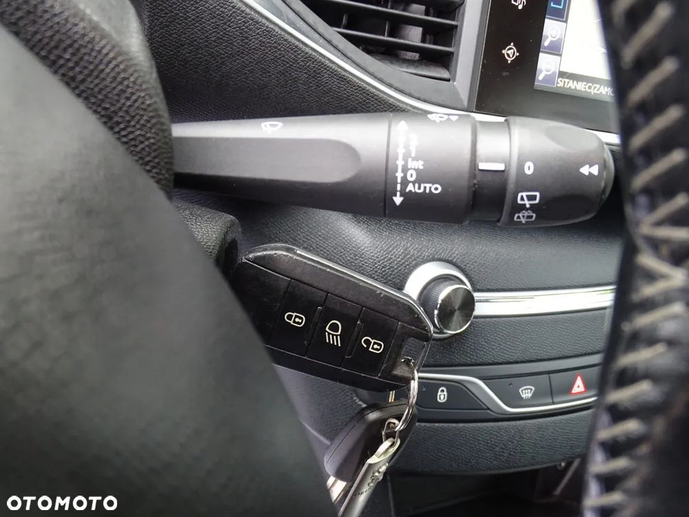 Peugeot 308 1.6 BlueHDi Active S&S - 17
