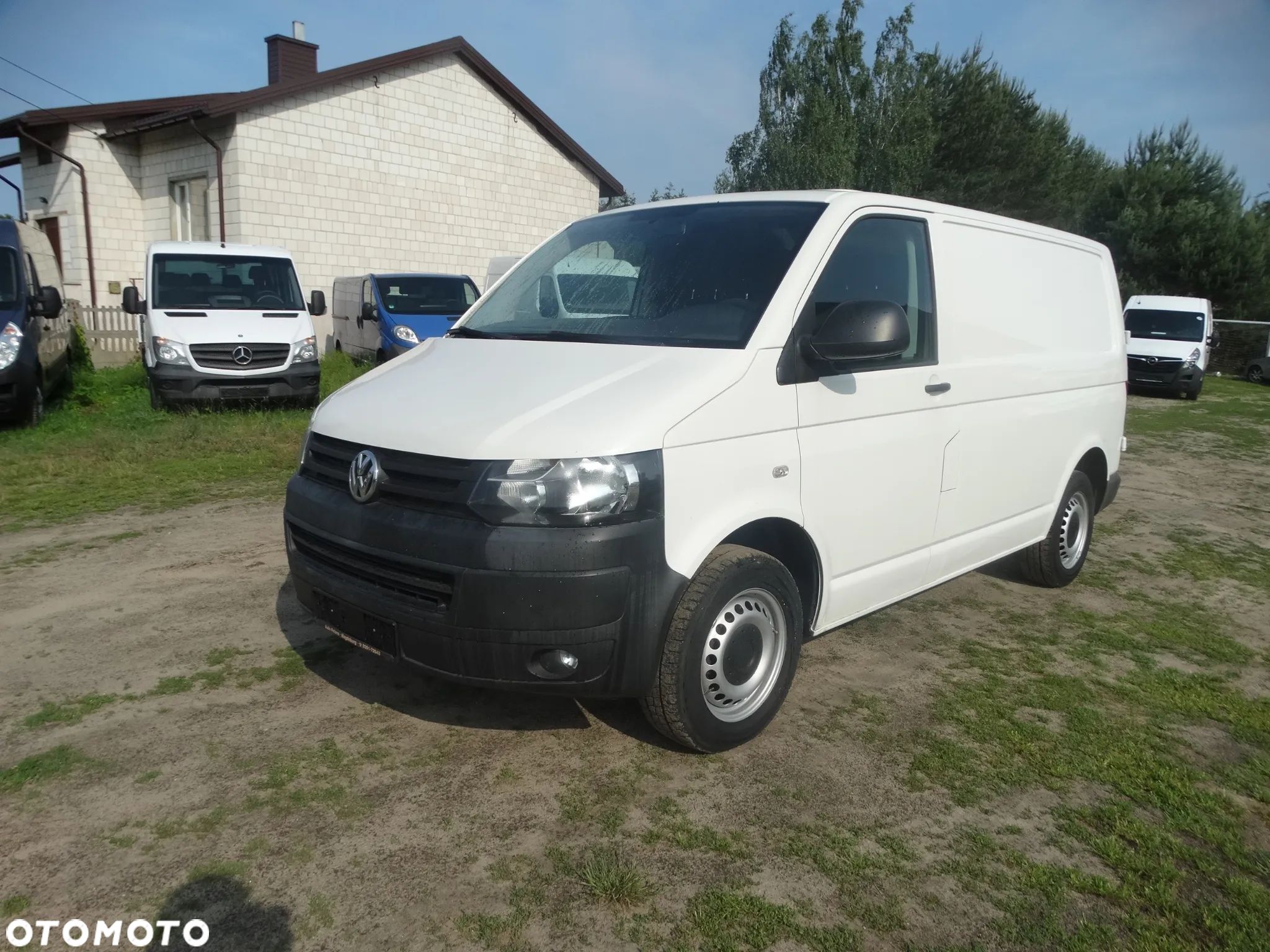 Volkswagen Transporter - 1