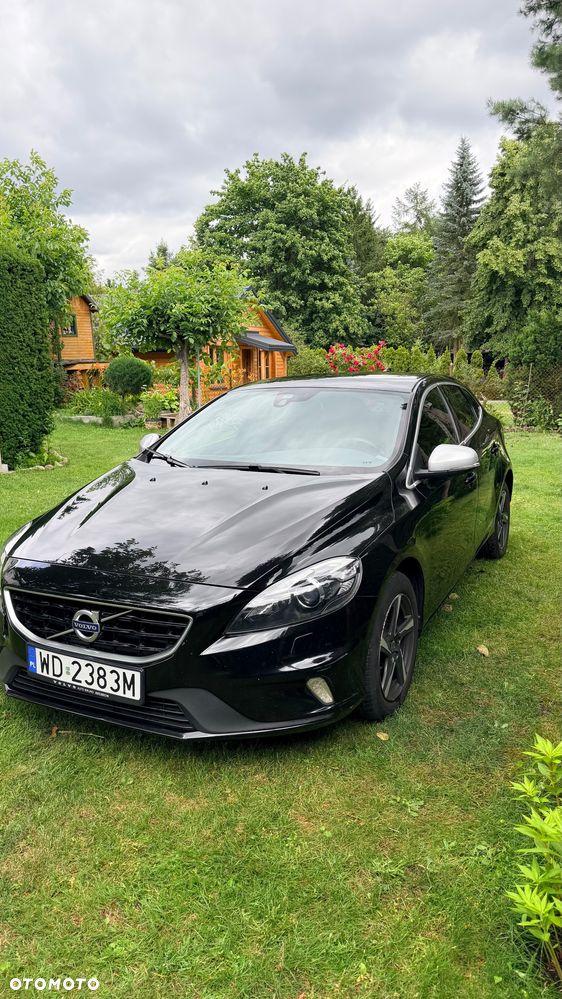 Volvo V40 D2 Drive-E R-Design Momentum - 1