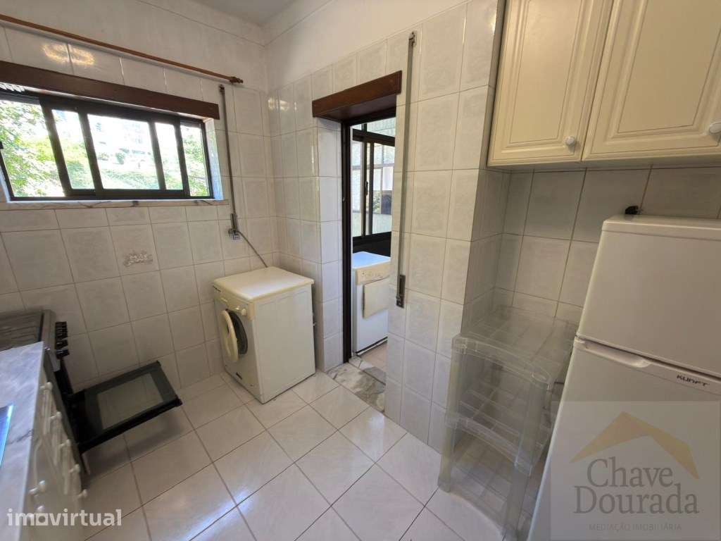 Apartamento T2 com garagem - Urbanização Arco Pintado - Grande imagem: 4/19