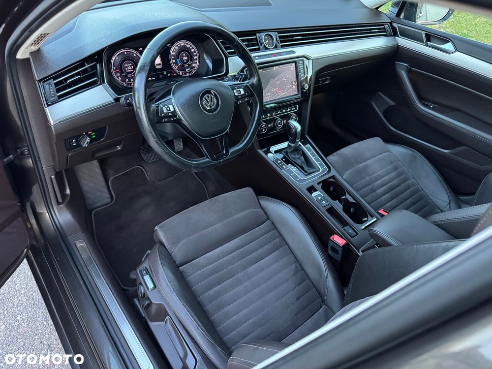 Volkswagen Passat 2.0 TDI SCR DSG Highline - 24