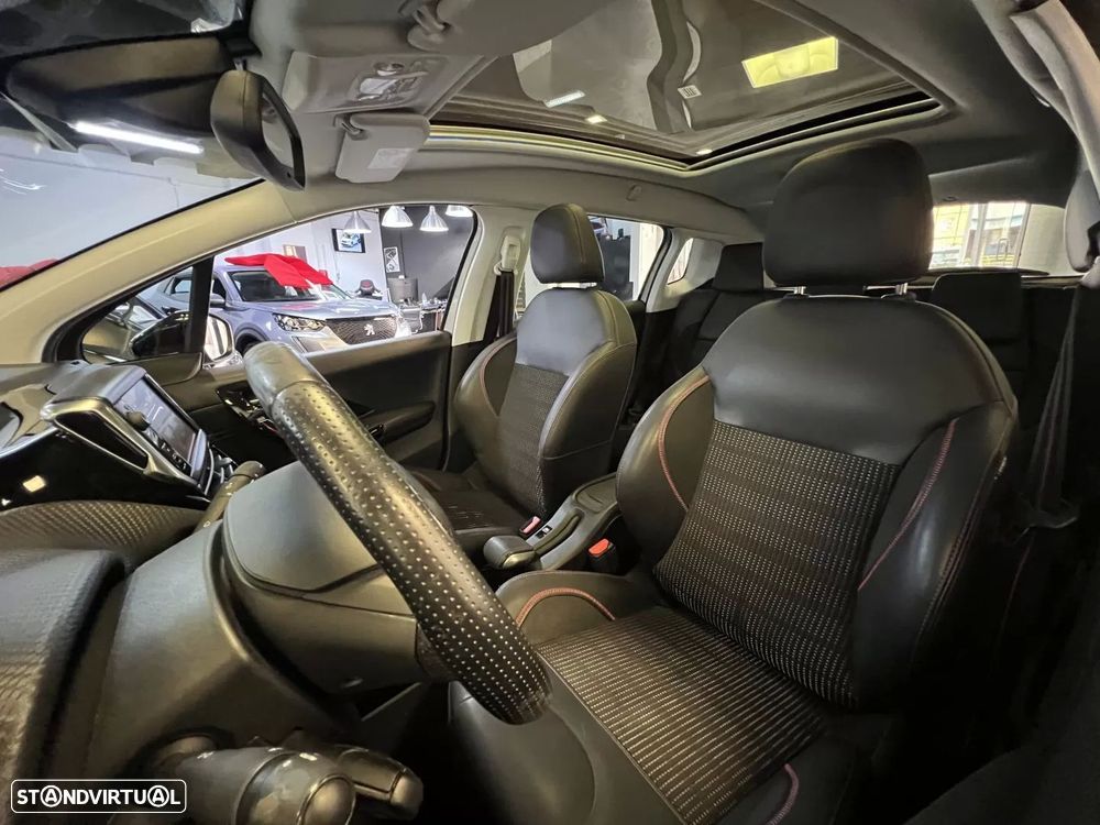 Peugeot 2008 1.2 PureTech GT Line — fotografia 44