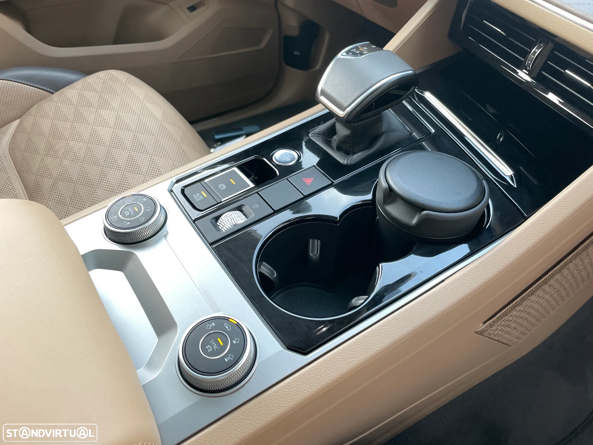VW Touareg 3.0 TDI V6 Elegance Plus - 46