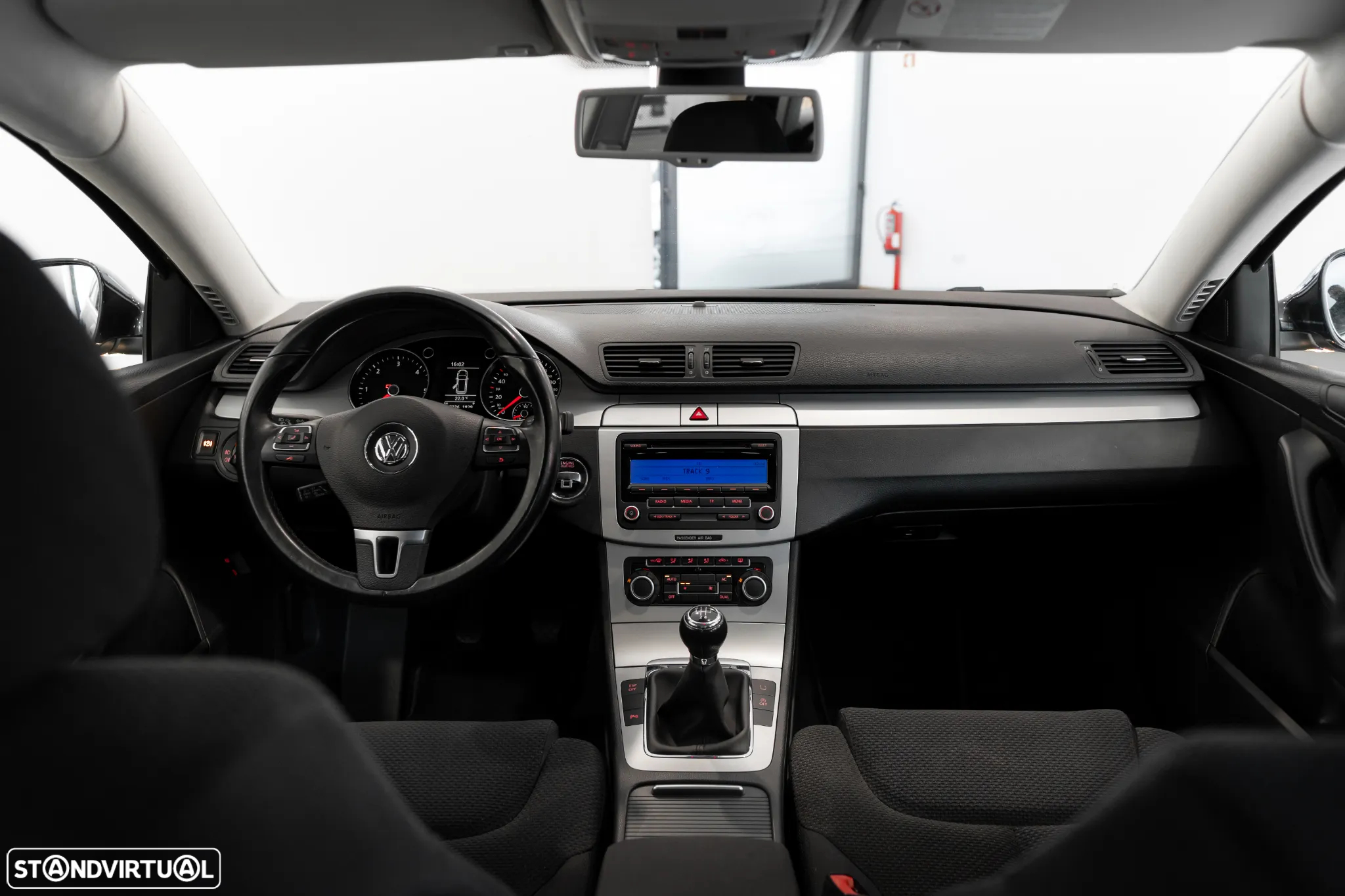 VW Passat 1.6 TDI BlueMotion - 33