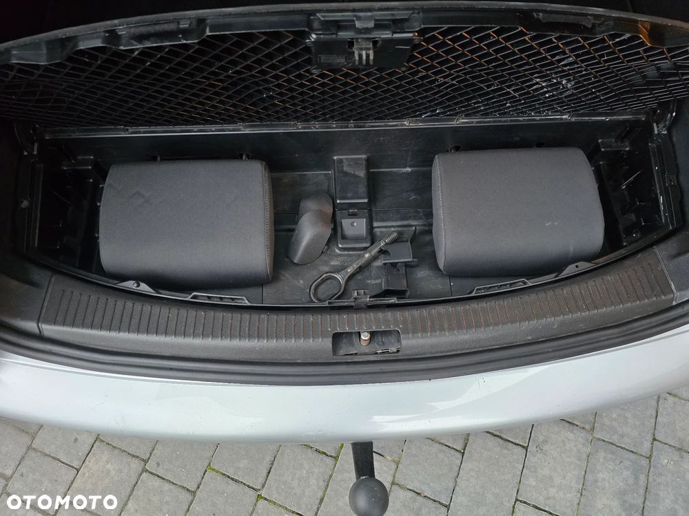 Volkswagen Touran 1.6 United - 24