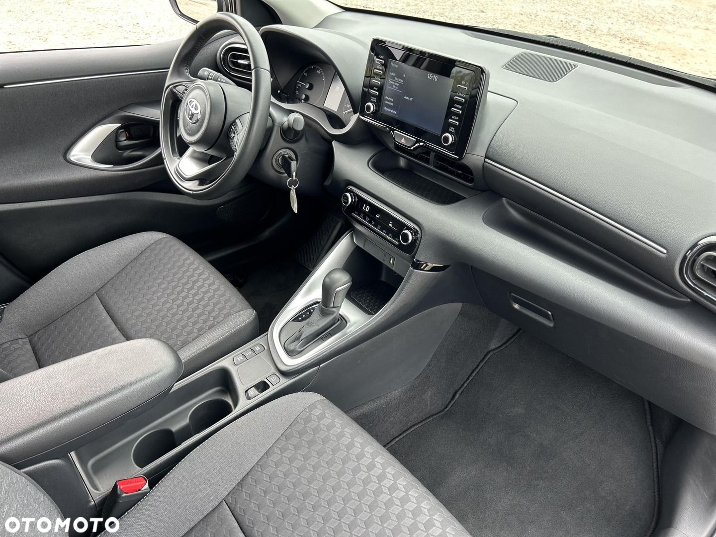 Toyota Yaris - 16