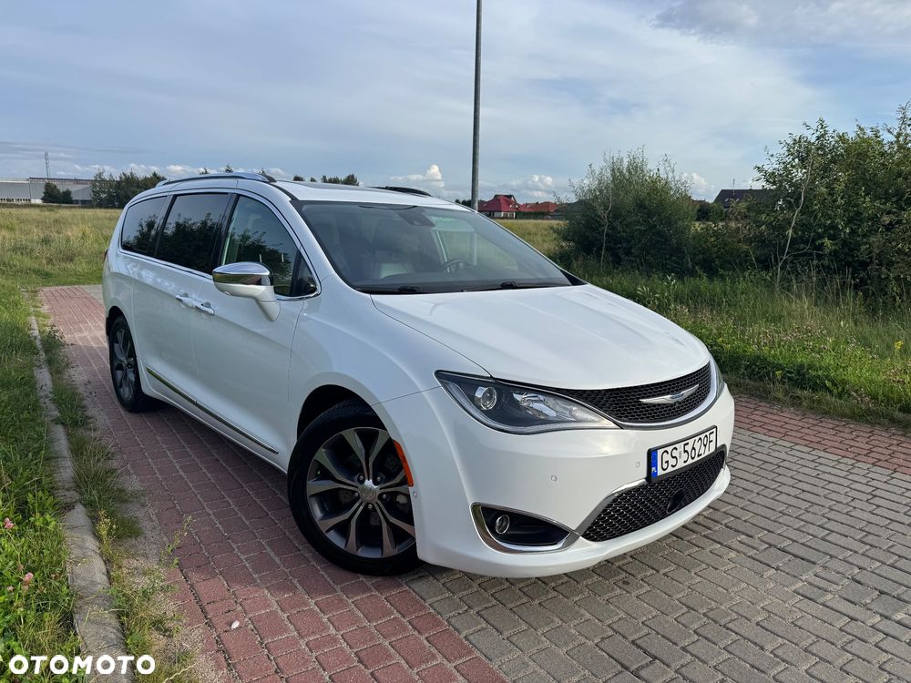 Chrysler Pacifica - 8