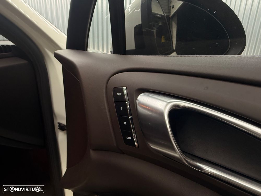 Porsche Cayenne S - 34