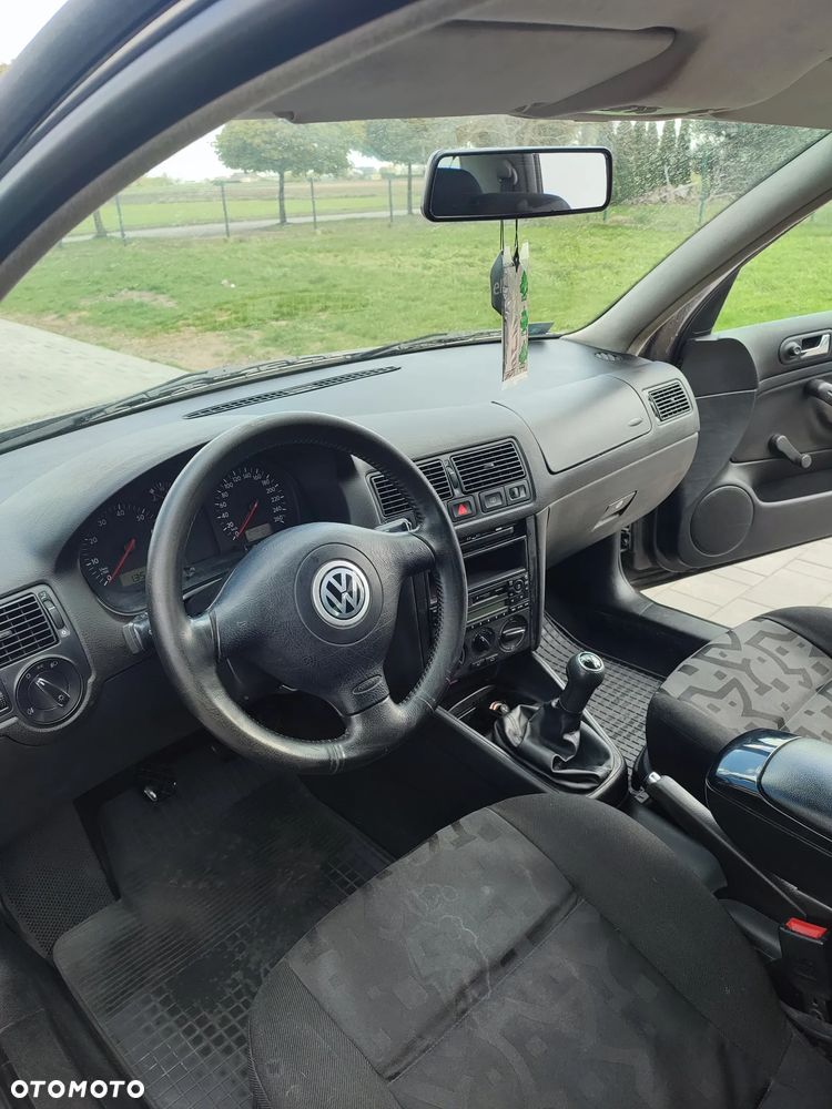 Volkswagen Golf 1.6 Comfortline - 7