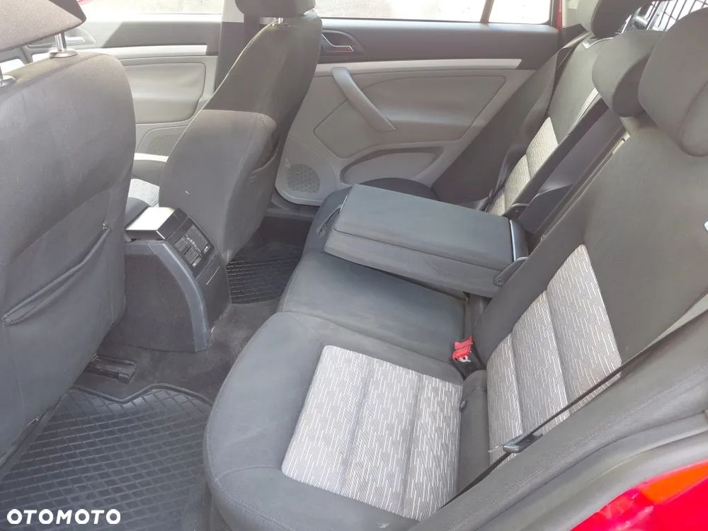 Skoda Octavia 1.8 TSI Ambiente - 9