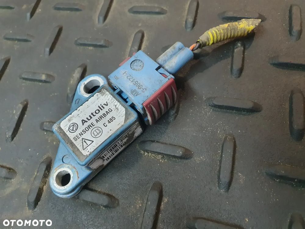 Fiat Doblo II (2005-), Lancia Ypsilon (2003-) czujnik zderzenia OE 46843258 - 1
