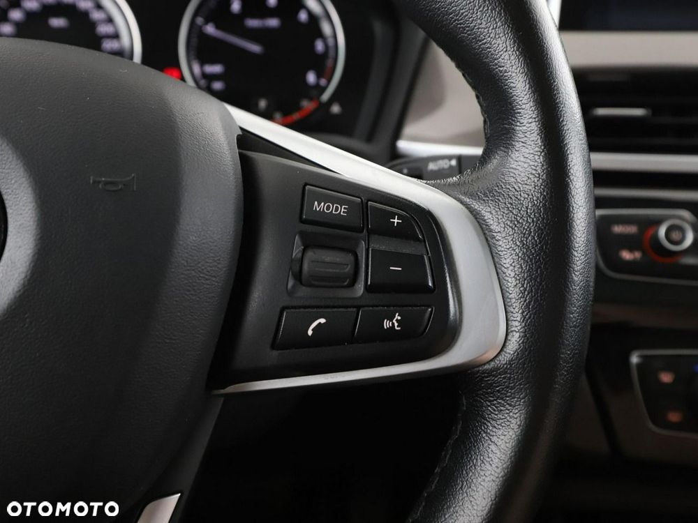 BMW X1 sDrive16d xLine - 30