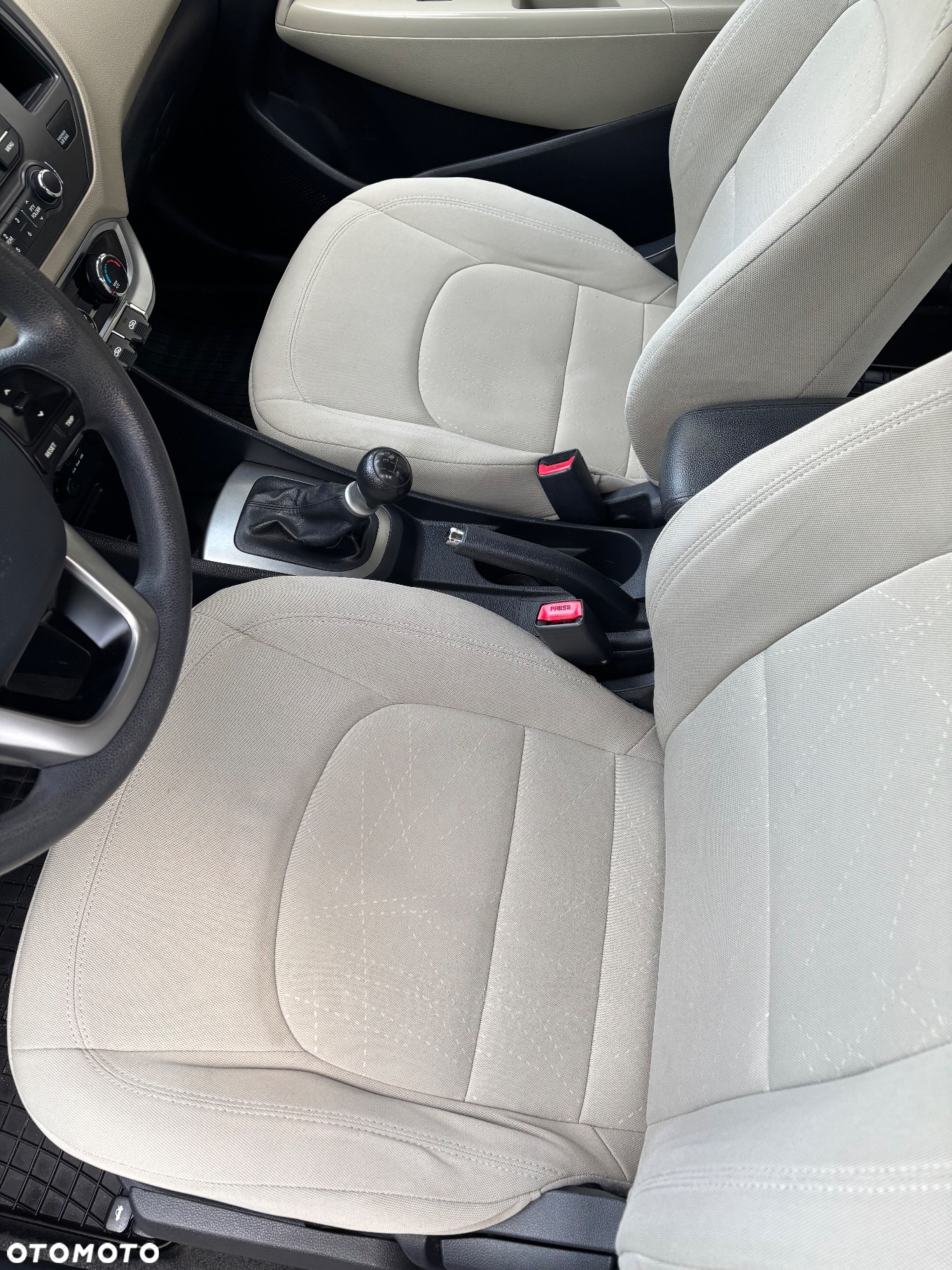 Kia Rio - 10