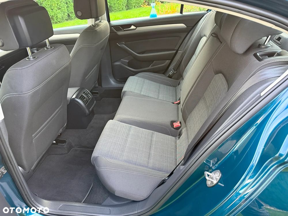 Volkswagen Passat 2.0 TDI EVO Business DSG - 11