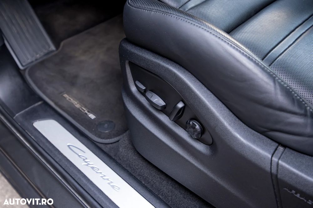 Porsche Cayenne Coupe E-Hybrid - 21