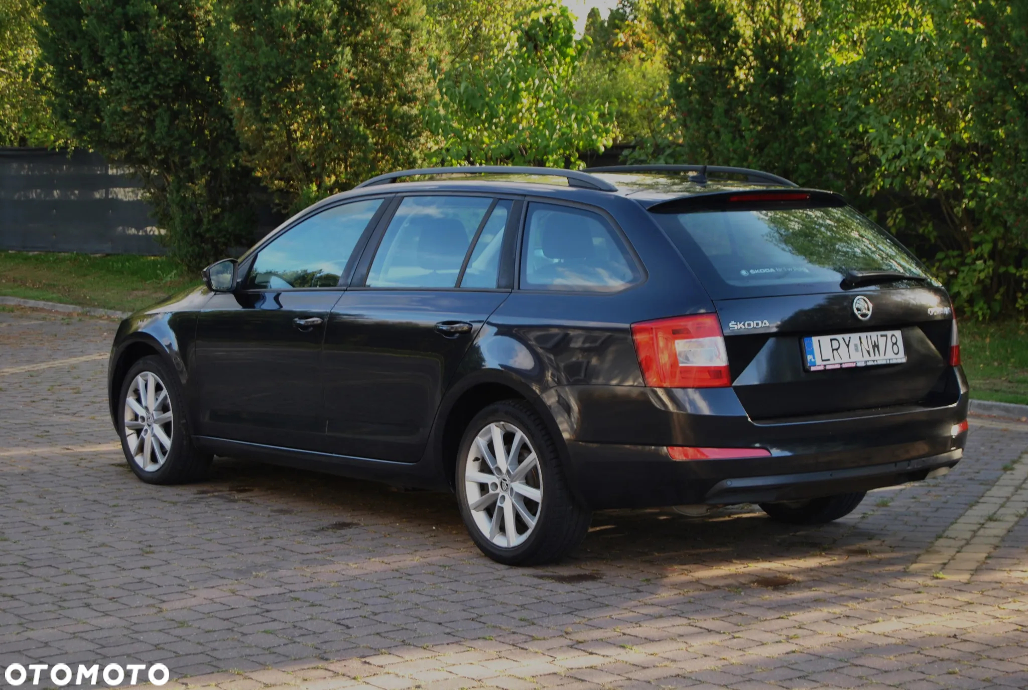 Skoda Octavia 2.0 TDI Elegance DSG - 4