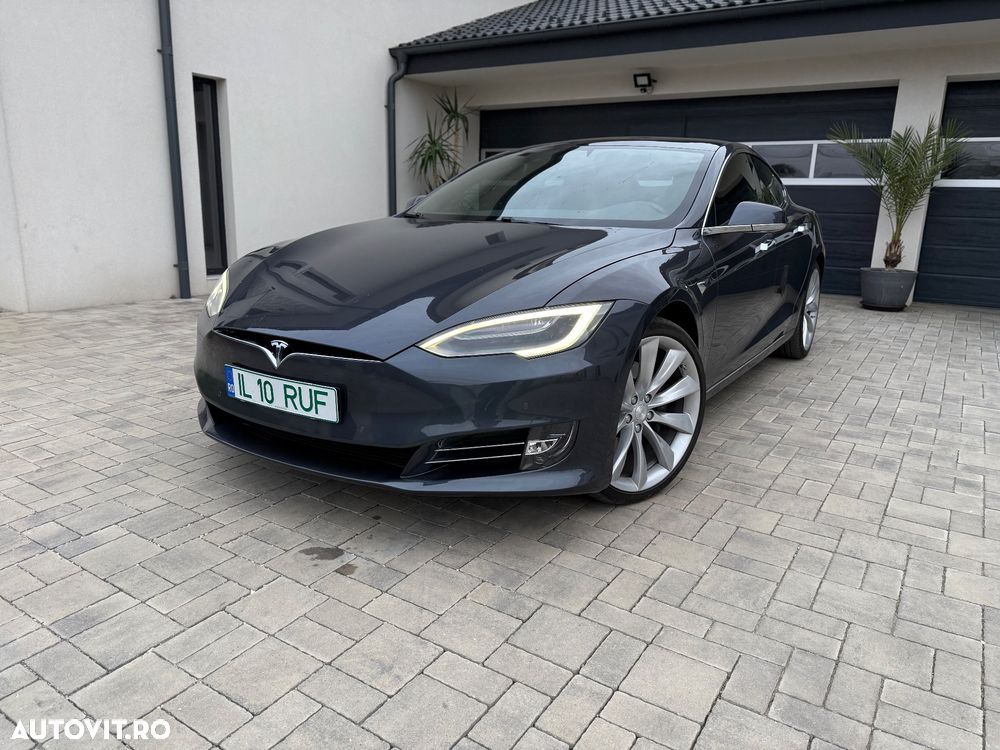 Tesla Model S - 1