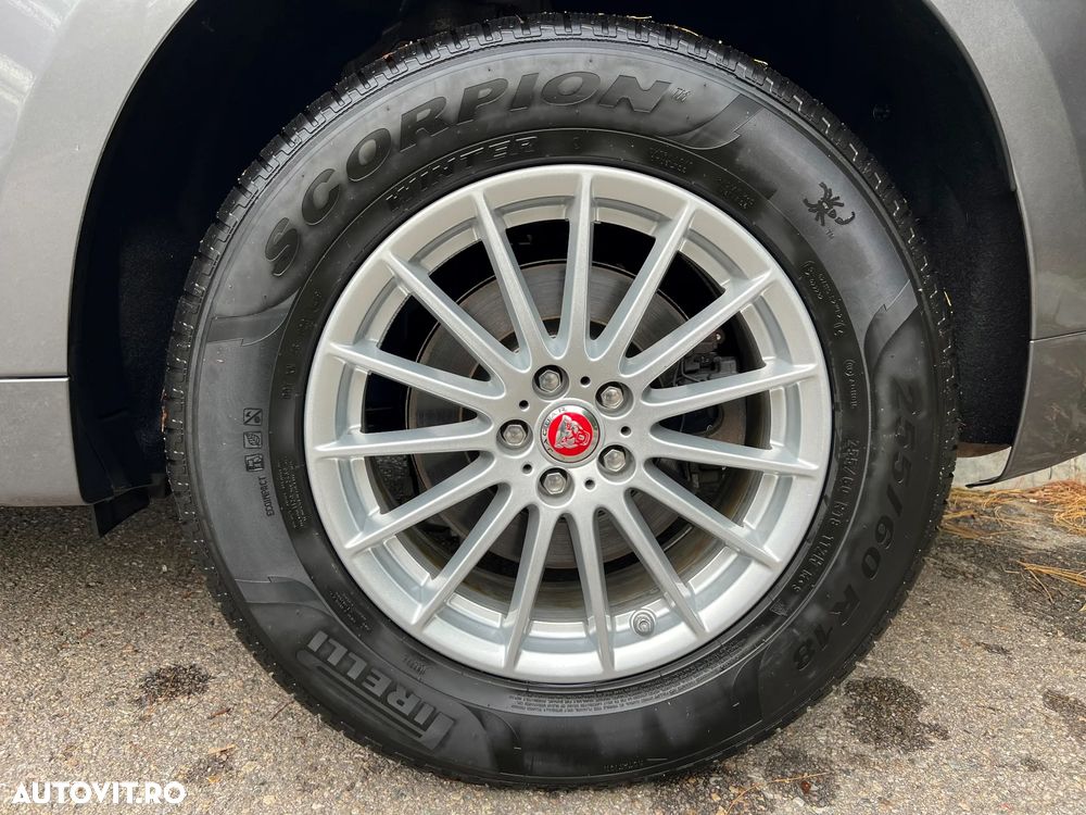 Jaguar F-Pace 25t AWD R-Sport - 35