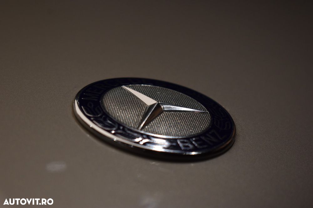 Mercedes-Benz SL - 33