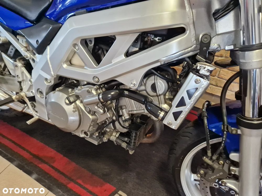 Suzuki SV - 25