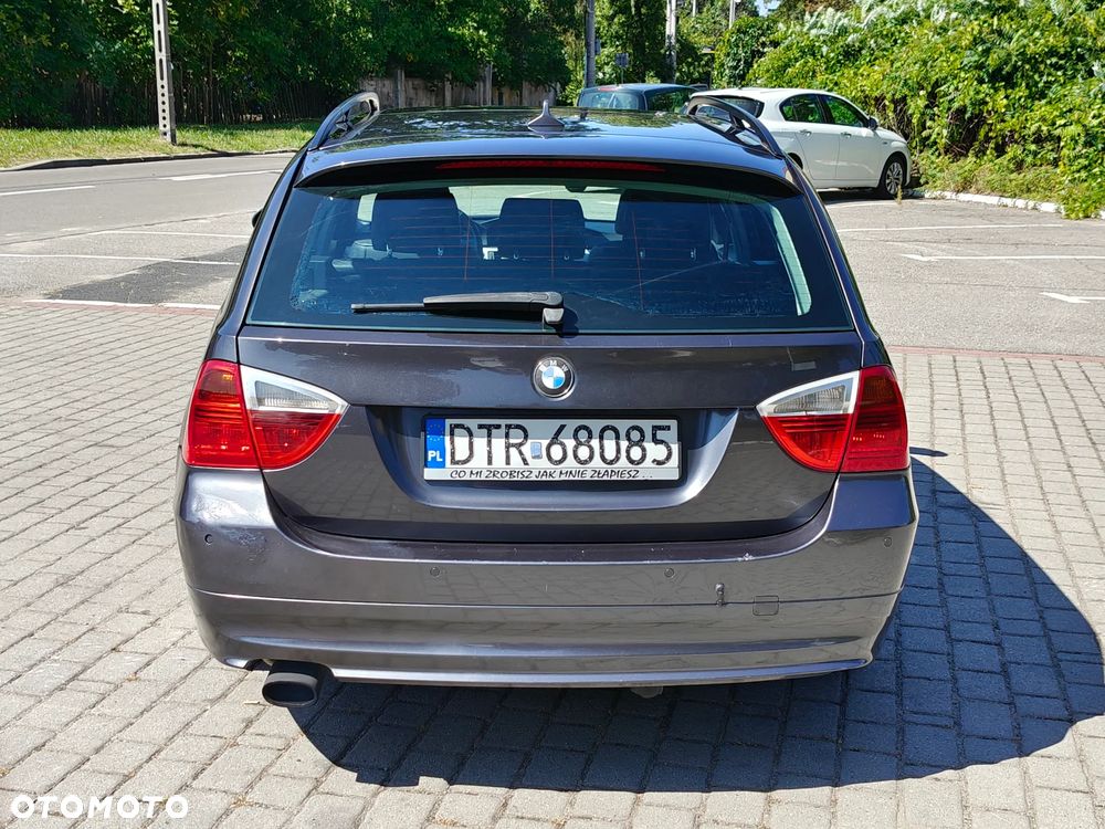 BMW Seria 3 318i - 13